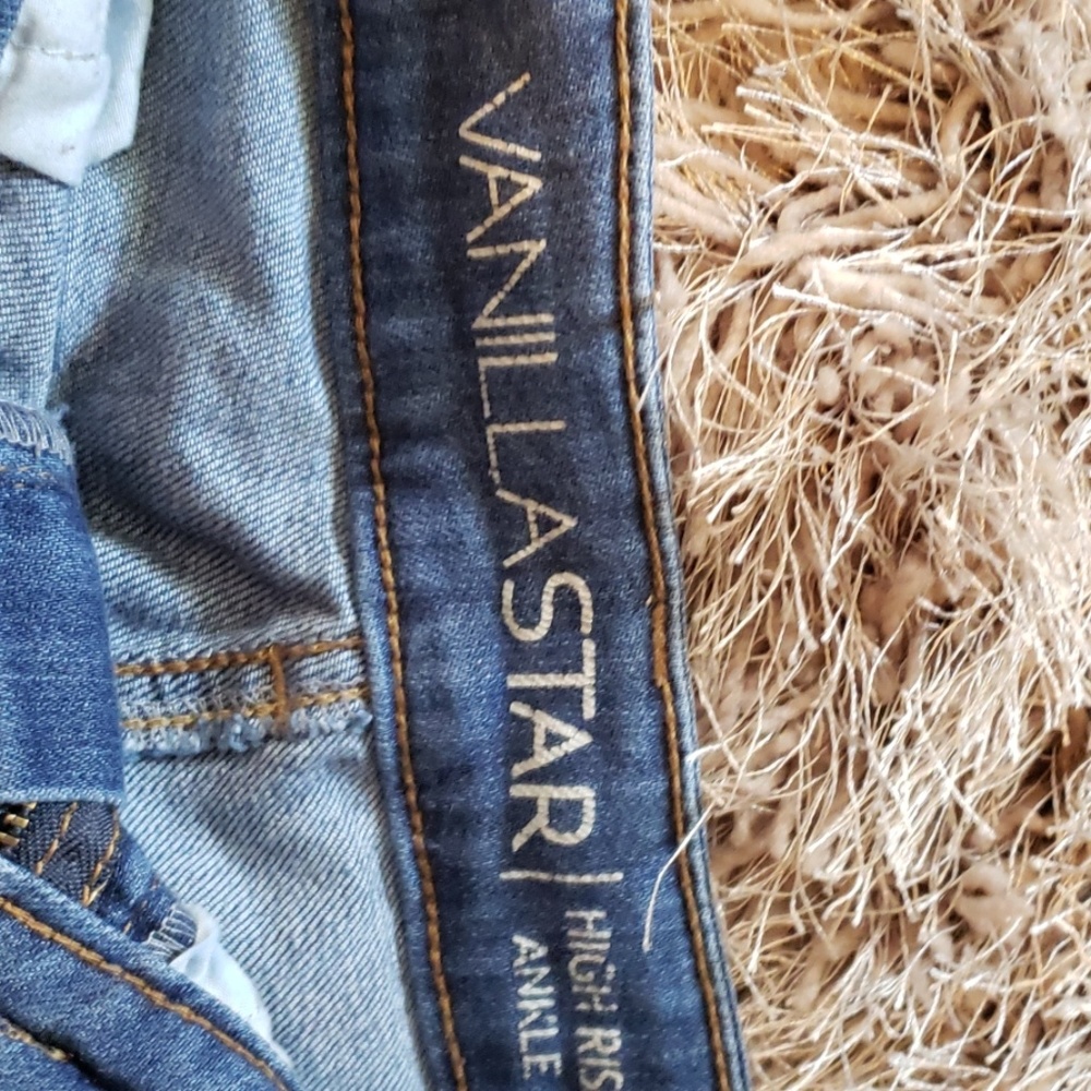 Jeans - Picture 2 of 3